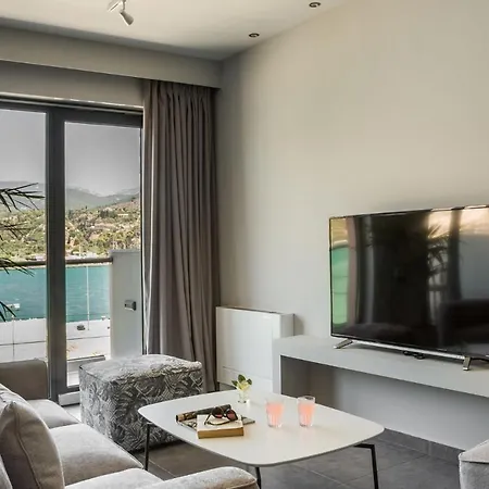 The Twelve Collection 4*