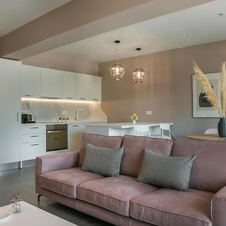 The Twelve Collection 4*