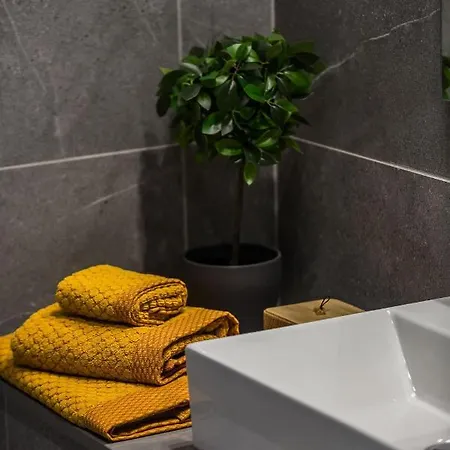 The Twelve Collection 4*