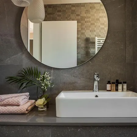 The Twelve Collection 4*