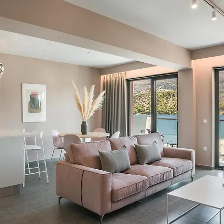 The Twelve Collection 4*