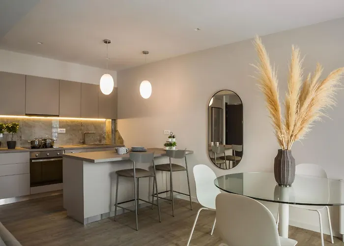 The Twelve Collection 4*