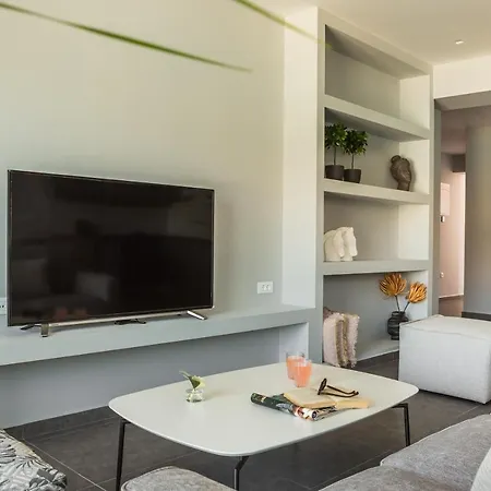 The Twelve Collection Apartmanhotel