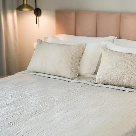 The Twelve Collection Apartmanhotel